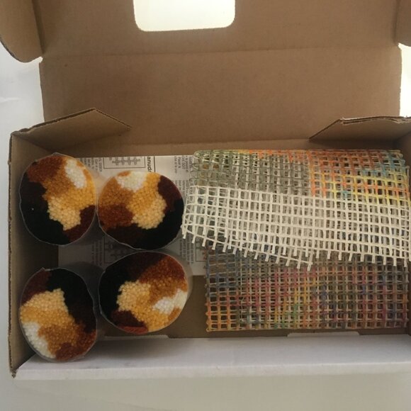 Latching Hook Kit Caron Wonderart Puppy Love 4670 Labrador Retriever Dog 12" x12 - Picture 11 of 11